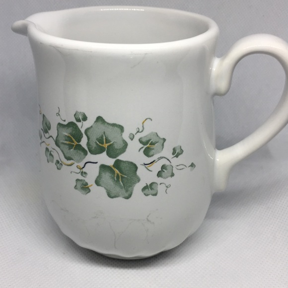 Correlle Callaway creamer - Picture 2 of 3